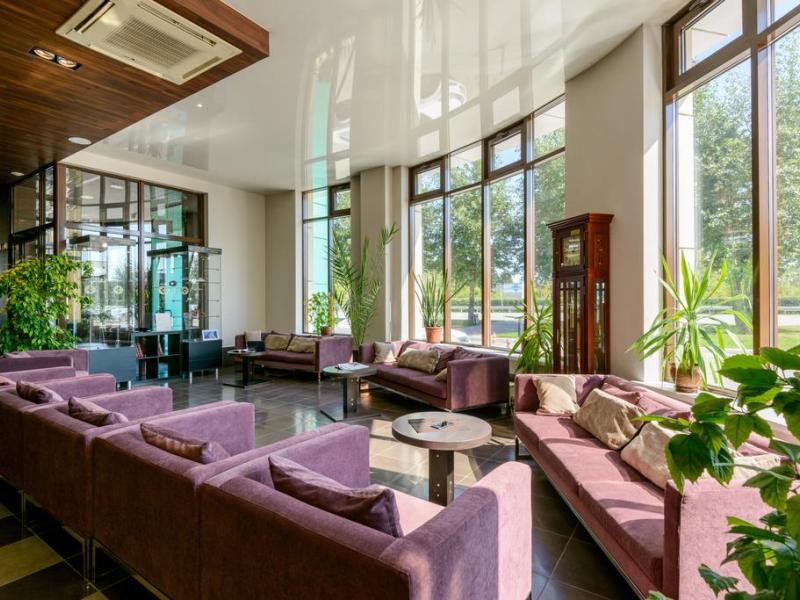 Skyport Hotel