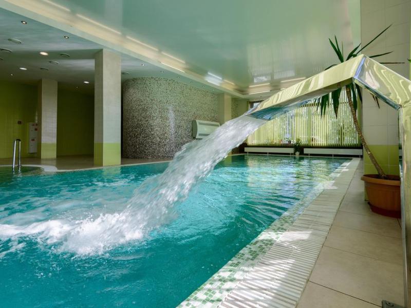 Skyport Hotel