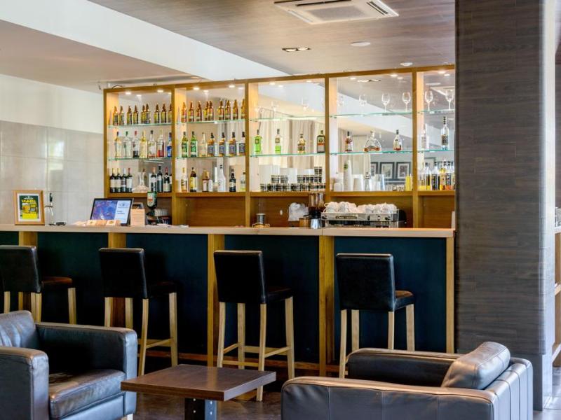 Skyport Hotel