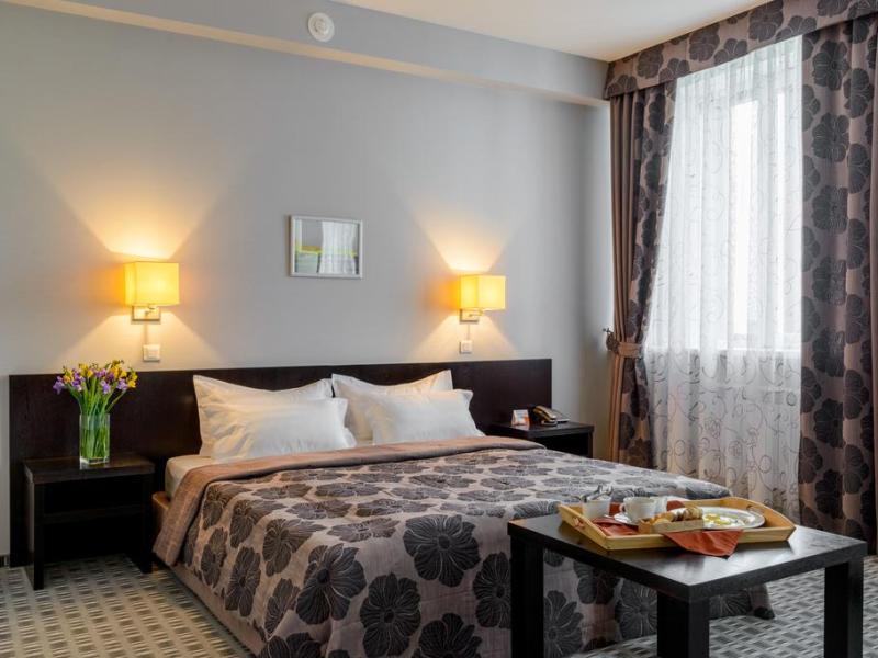Skyport Hotel