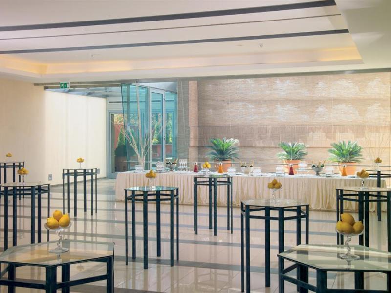Crowne Plaza Hotel St Peter's
