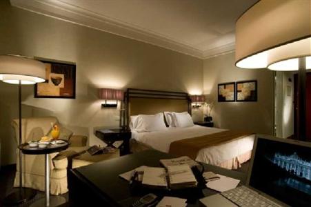 Crowne Plaza Hotel St Peter's