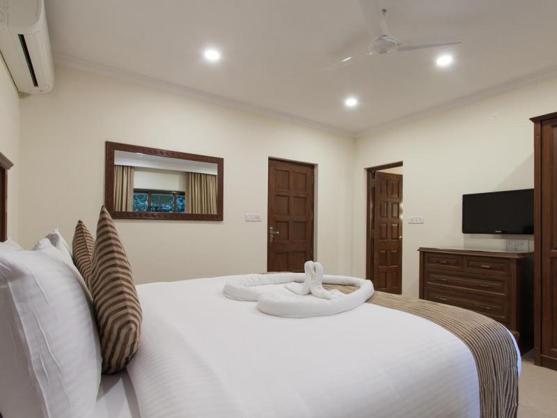 Seashell Suites & Villas