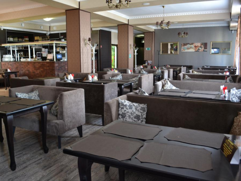 Frant Hotel на Нефтяном