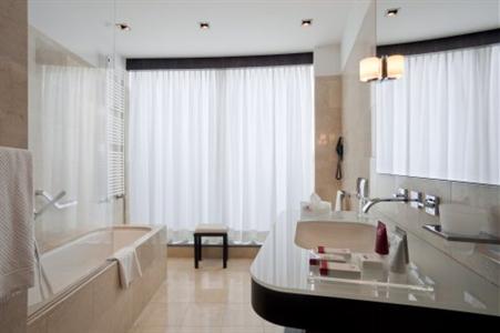 Crowne Plaza Milan Malpensa Airport Hotel
