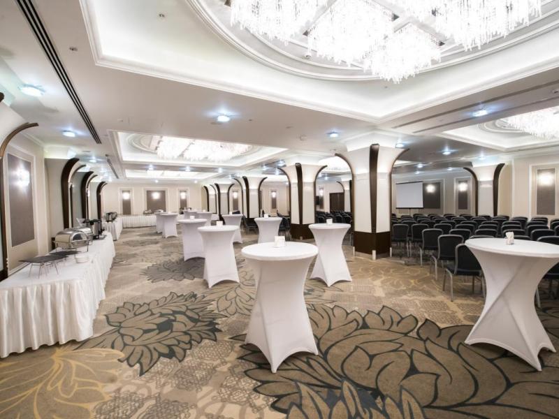 Plaza Garden Moscow WTC