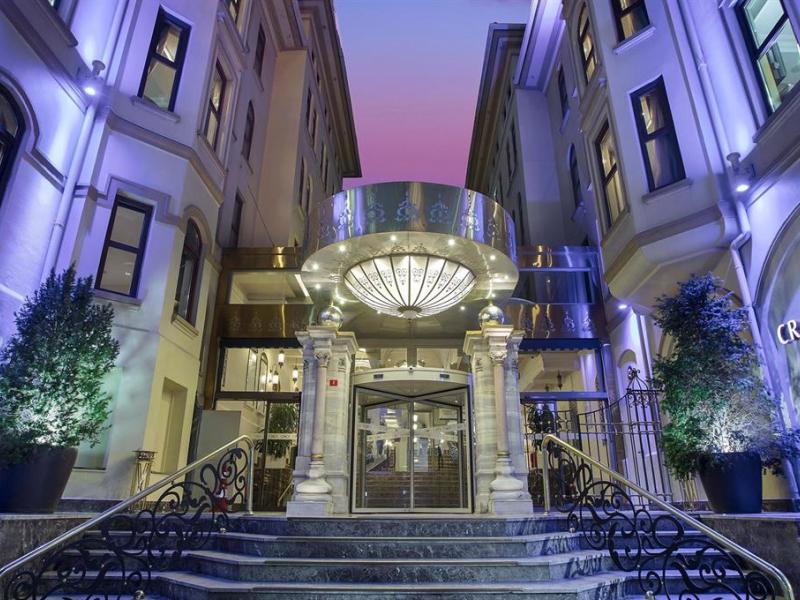 Crowne Plaza Old City