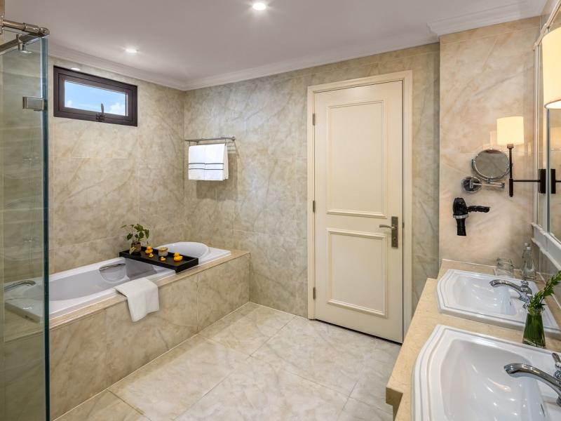 Melia Vinpearl Cam Ranh Beach Resort