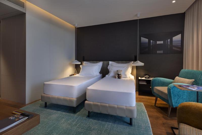 Publica Isrotel, Autograph Collection