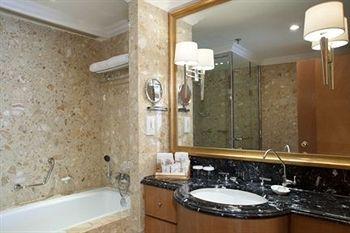 Отель Crowne Plaza Qingdao Китай, Циндао, фото 30