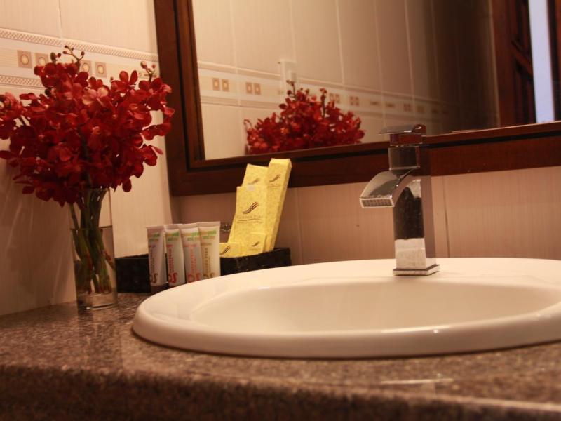 Golden Peak Resort & Spa