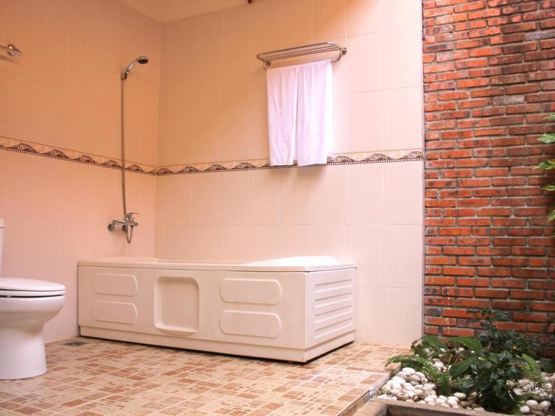 Golden Peak Resort & Spa