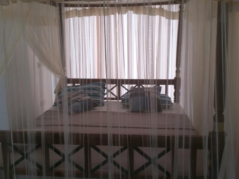 Coral Palm Villa & Apartment