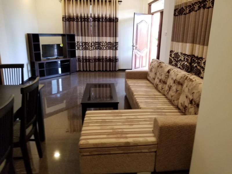 Coral Palm Villa & Apartment