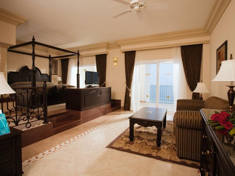 Riu Emerald Bay