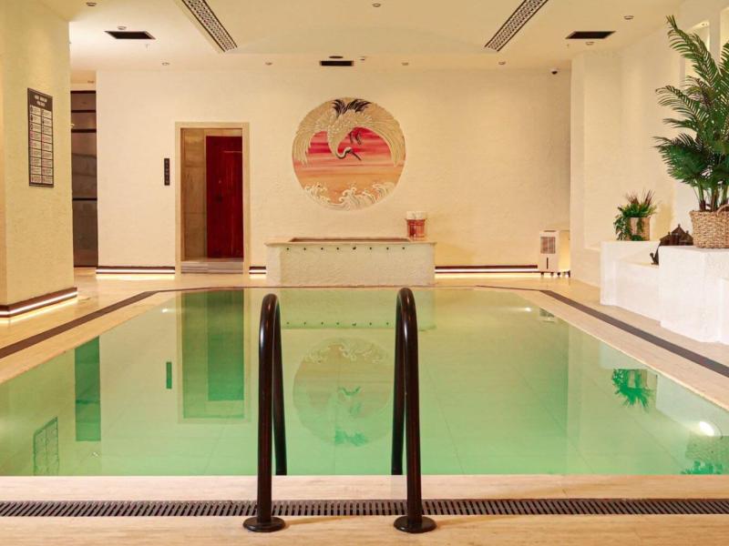 Nova Plaza Crystal Hotel