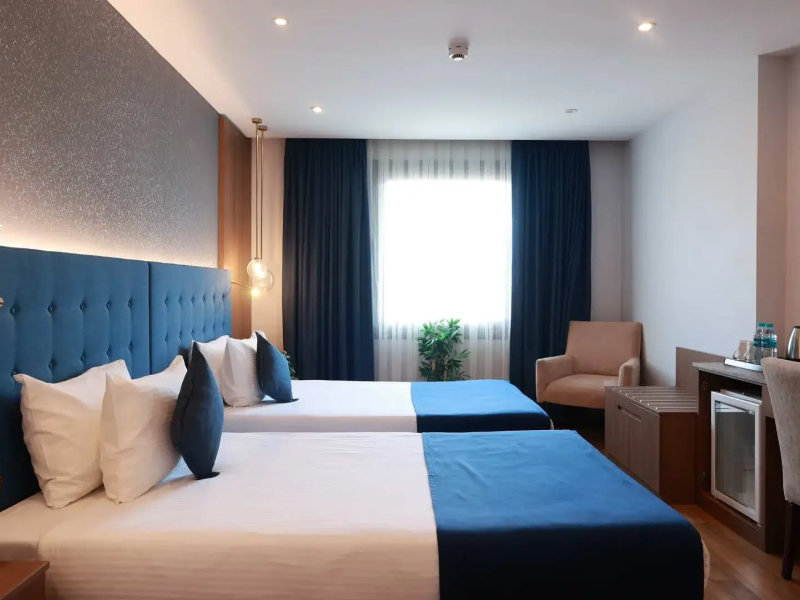 Nova Plaza Crystal Hotel