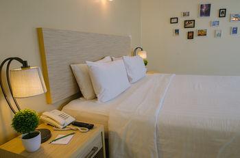 Thipurai City Hotel