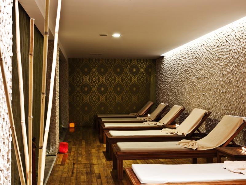 Crystal Flora Beach Resort