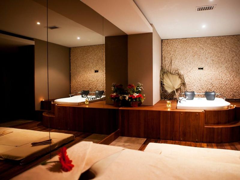 Crystal Flora Beach Resort