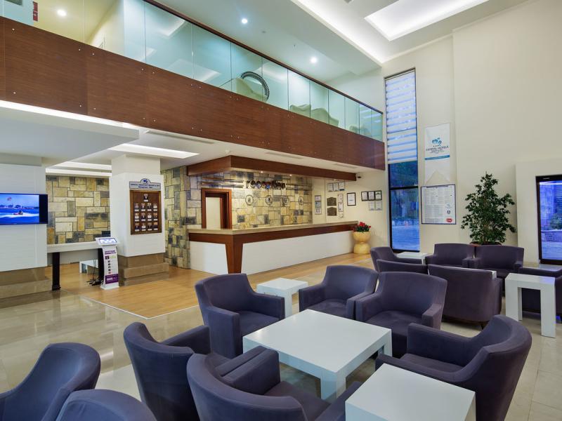 Crystal Green Bay Resort & Spa