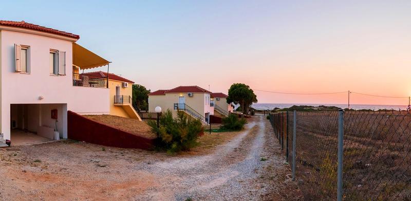 Romanos Beach Villas