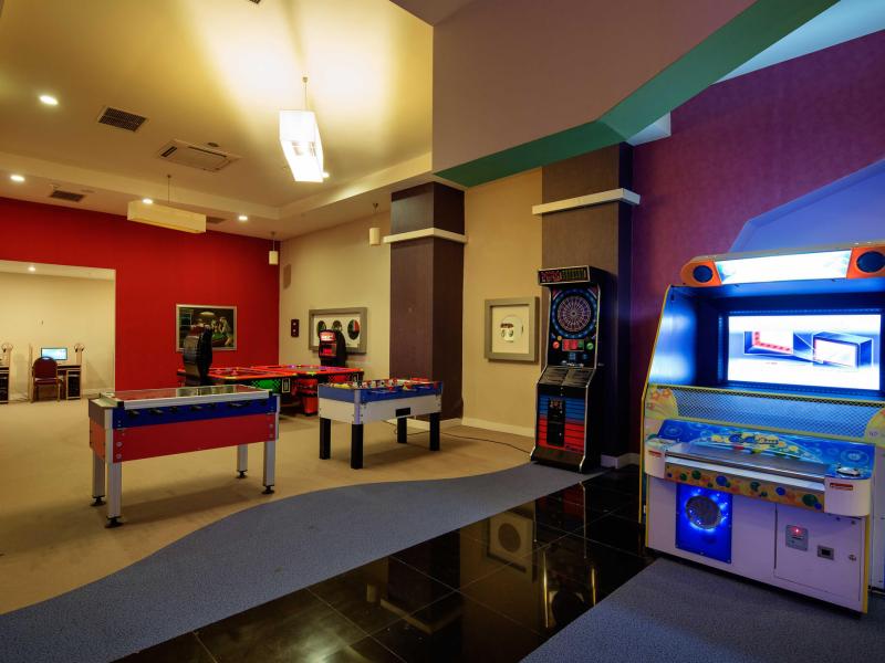 Crystal Admiral Resort Suites & Spa