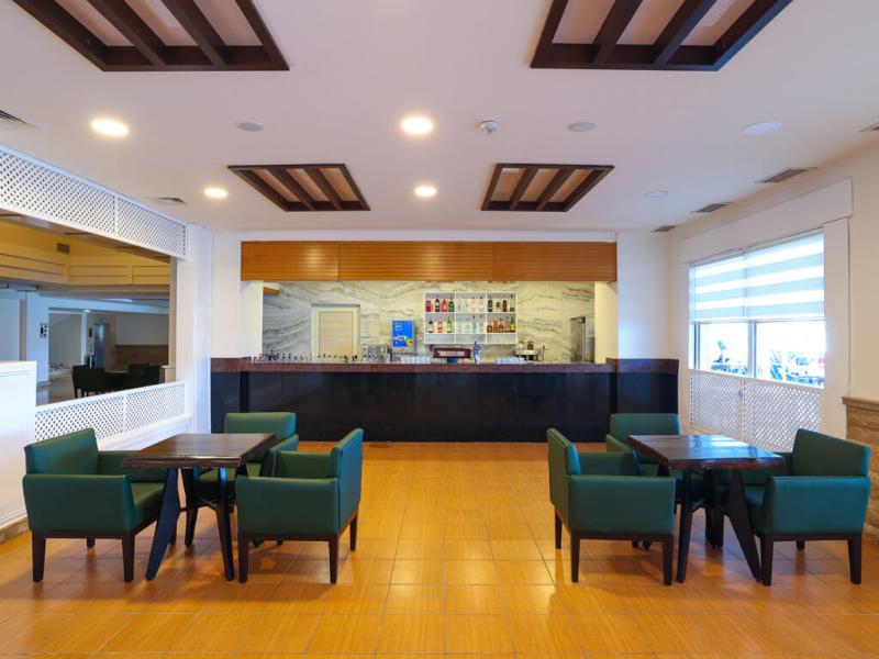 Crystal Admiral Resort Suites & Spa