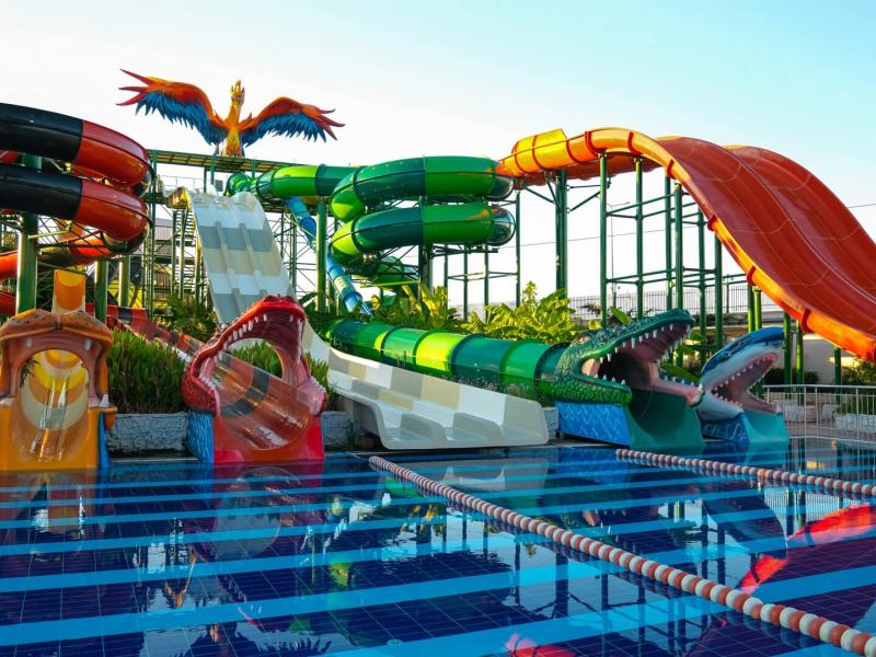 Crystal Admiral Resort Suites & Spa