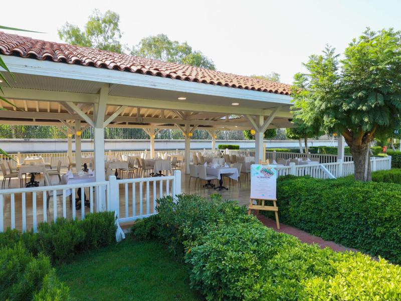 Crystal Admiral Resort Suites & Spa