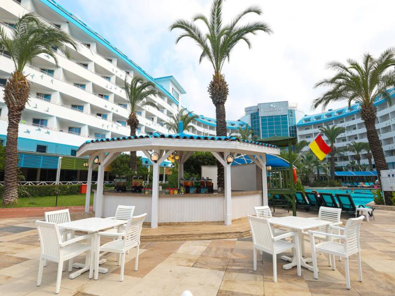 Crystal Admiral Resort Suites & Spa