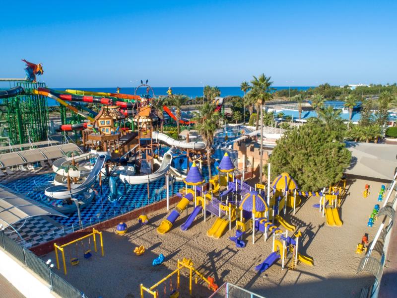 Crystal Admiral Resort Suites & Spa