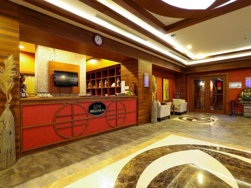 Crystal De Luxe Resort & Spa