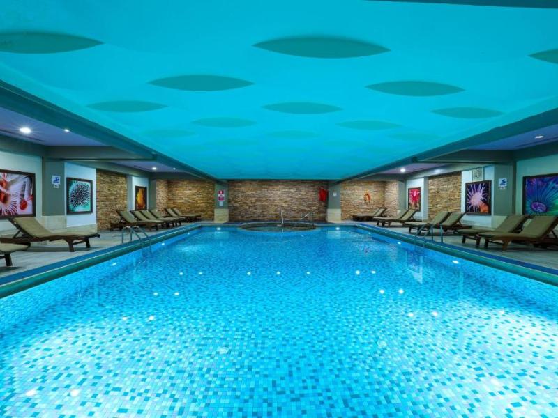 Crystal De Luxe Resort & Spa