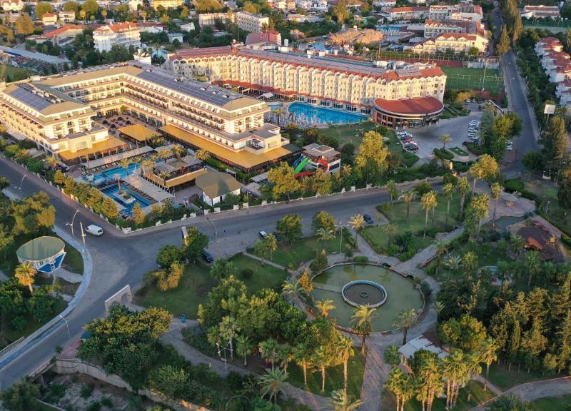 Crystal De Luxe Resort & Spa