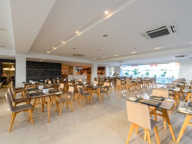 Tasia Maris Club Seasons