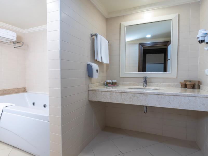 Crystal Family Resort & Spa