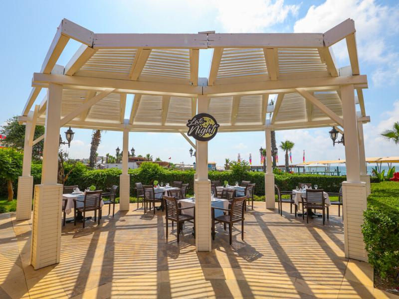 Crystal Family Resort & Spa