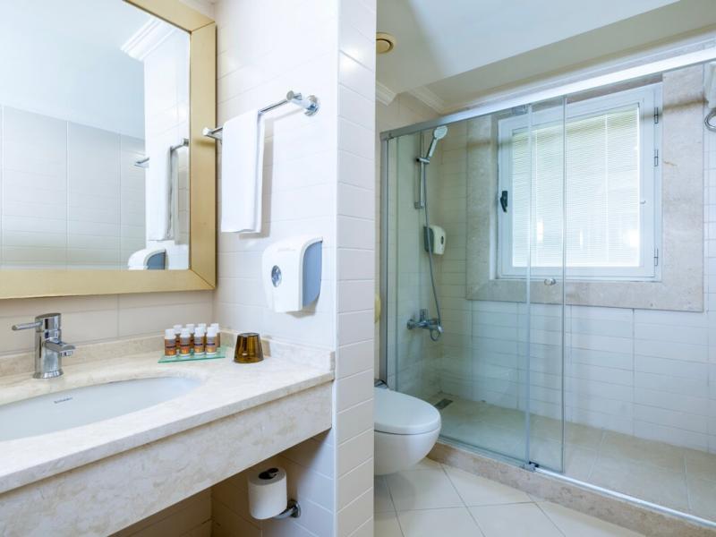 Crystal Family Resort & Spa