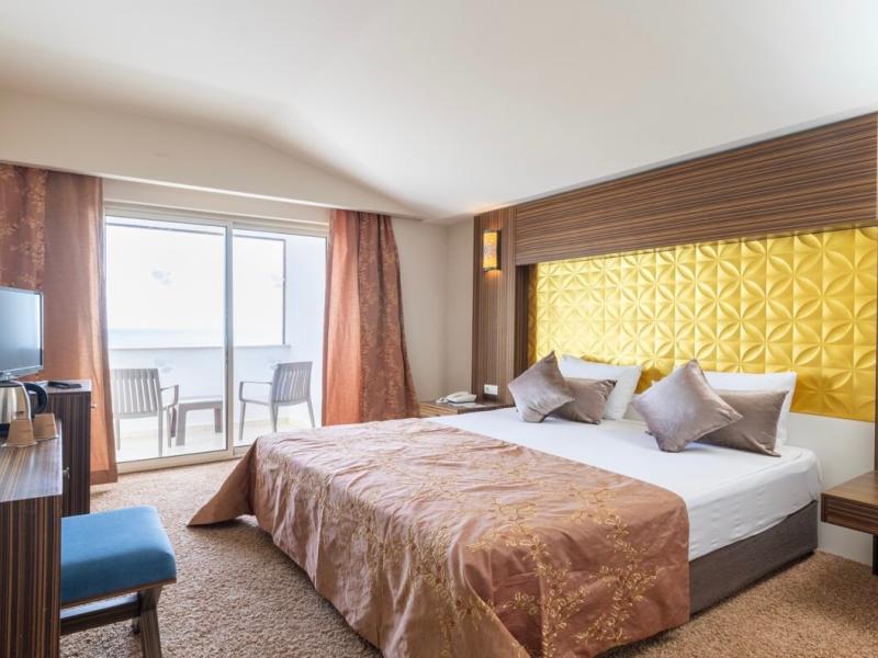 Crystal Family Resort & Spa