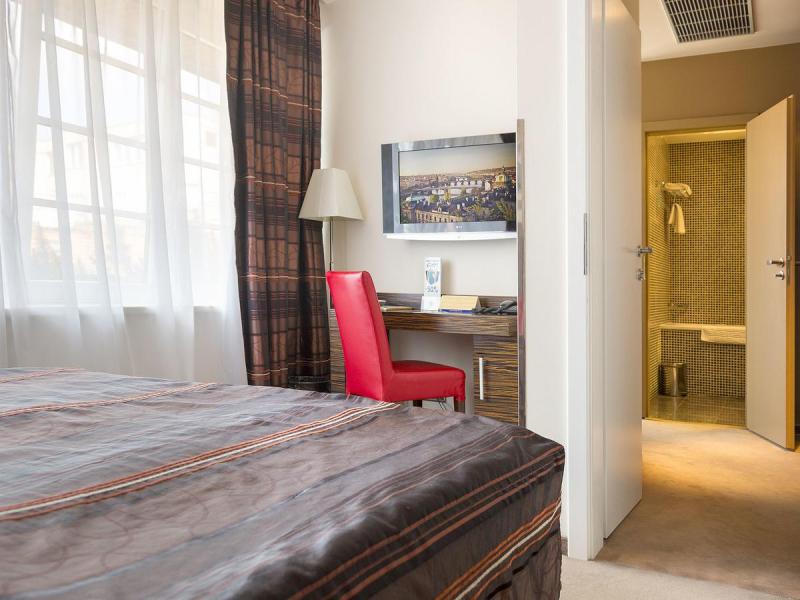 EA Hotel Crystal Palace