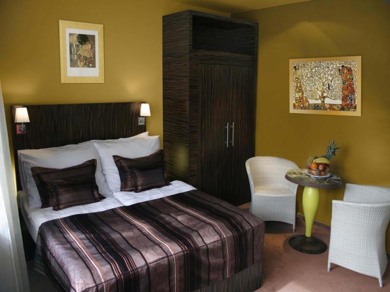 EA Hotel Crystal Palace