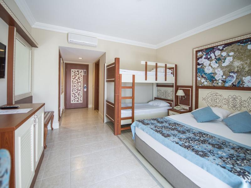 Crystal Paraiso Verde Resort & Spa