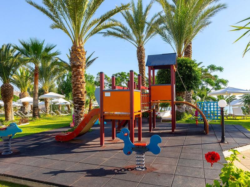 Crystal Springs Beach Hotel