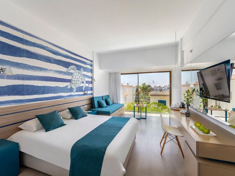 Crystal Springs Beach Hotel