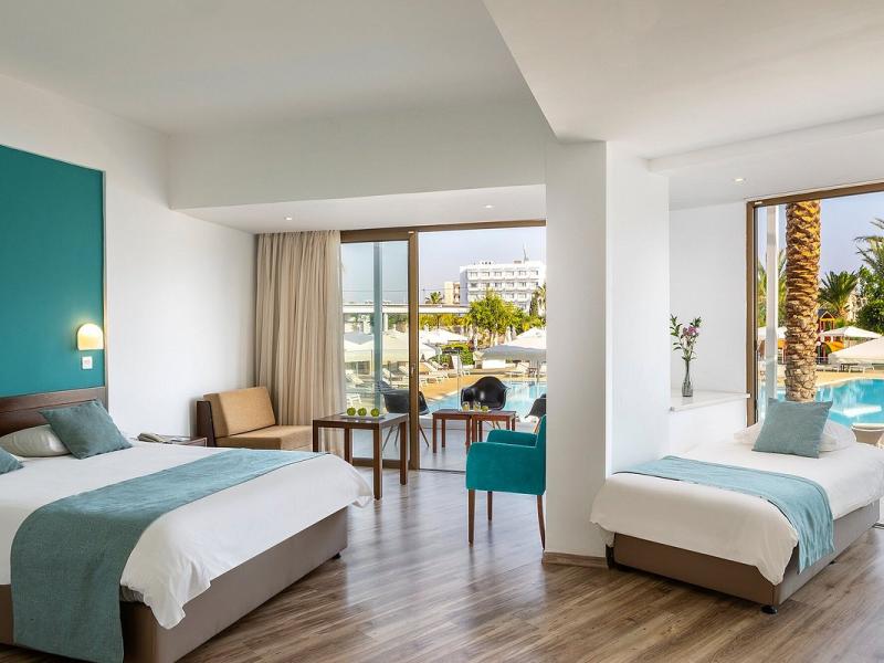 Crystal Springs Beach Hotel