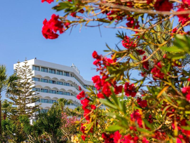 Crystal Springs Beach Hotel