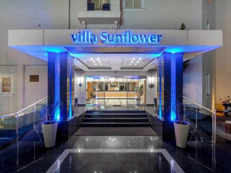 Villa Sun Flower Aparts & Suites Hotel