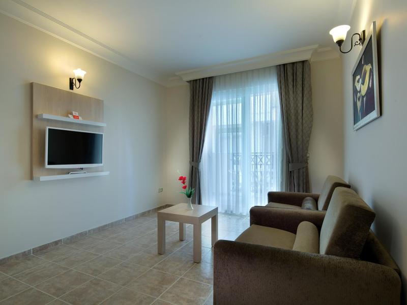 Villa Sun Flower Aparts & Suites Hotel