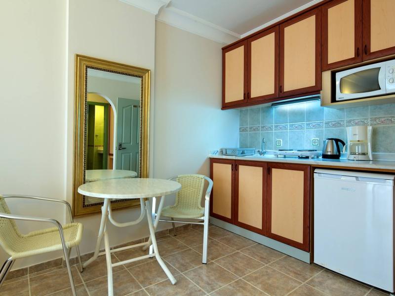 Villa Sun Flower Aparts & Suites Hotel